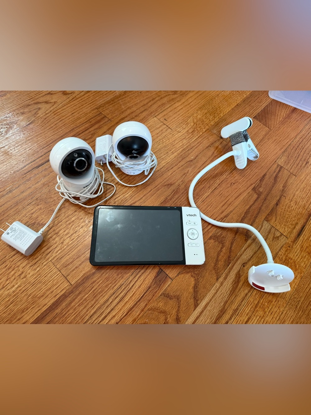 VTech RM7764-2HD Smart WiFi Baby Monitor with 2 Cameras